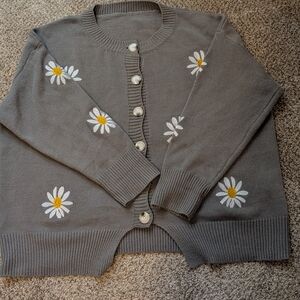 Women's Gray Daisy-Embroidered Button Cardigan